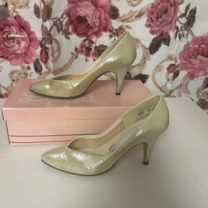 Vintage Women’s Dyeables Gold Shimmer Heels